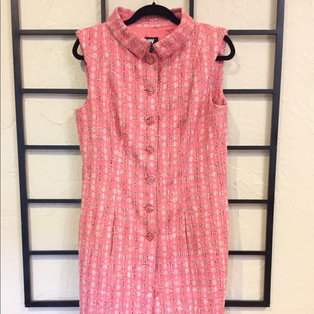 Sleeveless lines dress pink textured cotton
